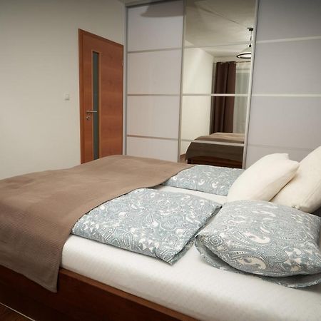 Apartman A&M Banska Bystrica Bagian luar foto