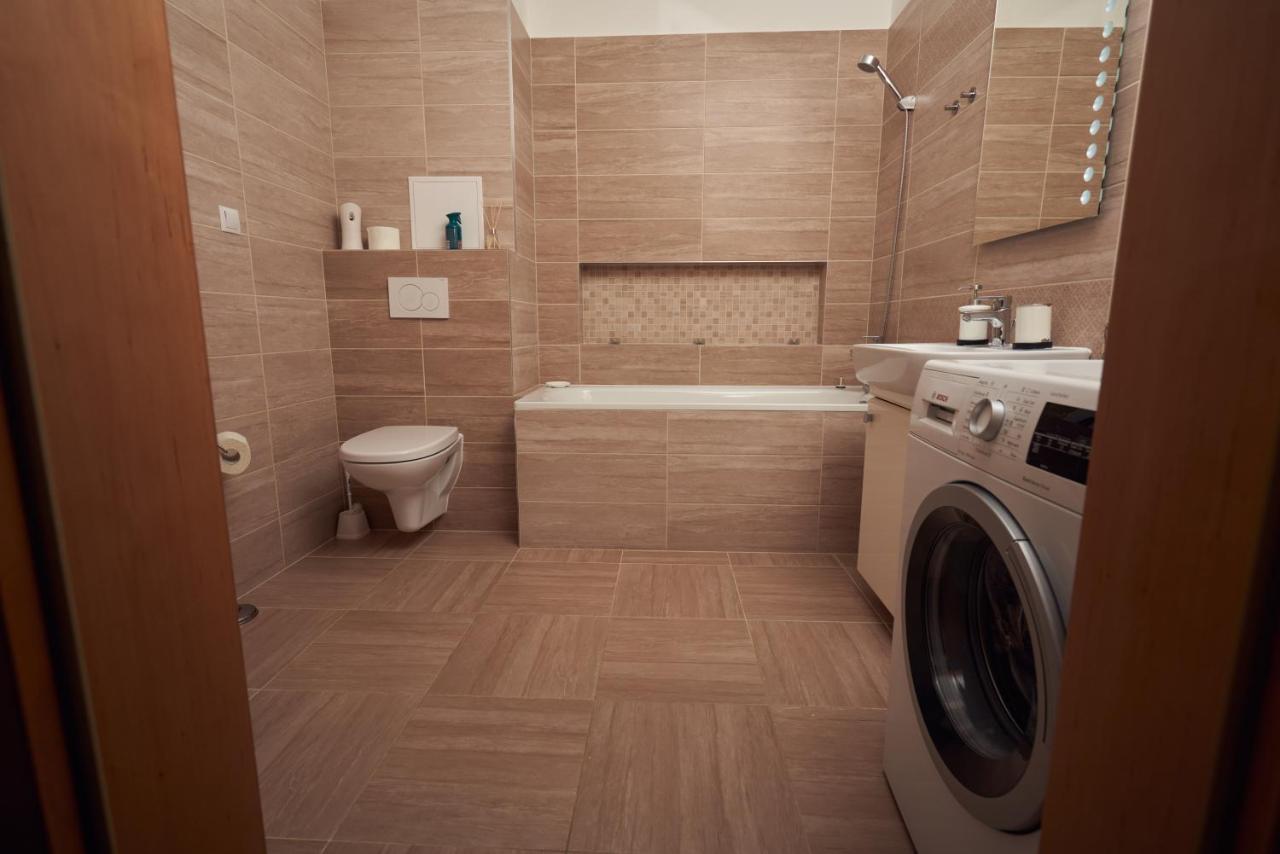 Apartman A&M Banska Bystrica Bagian luar foto